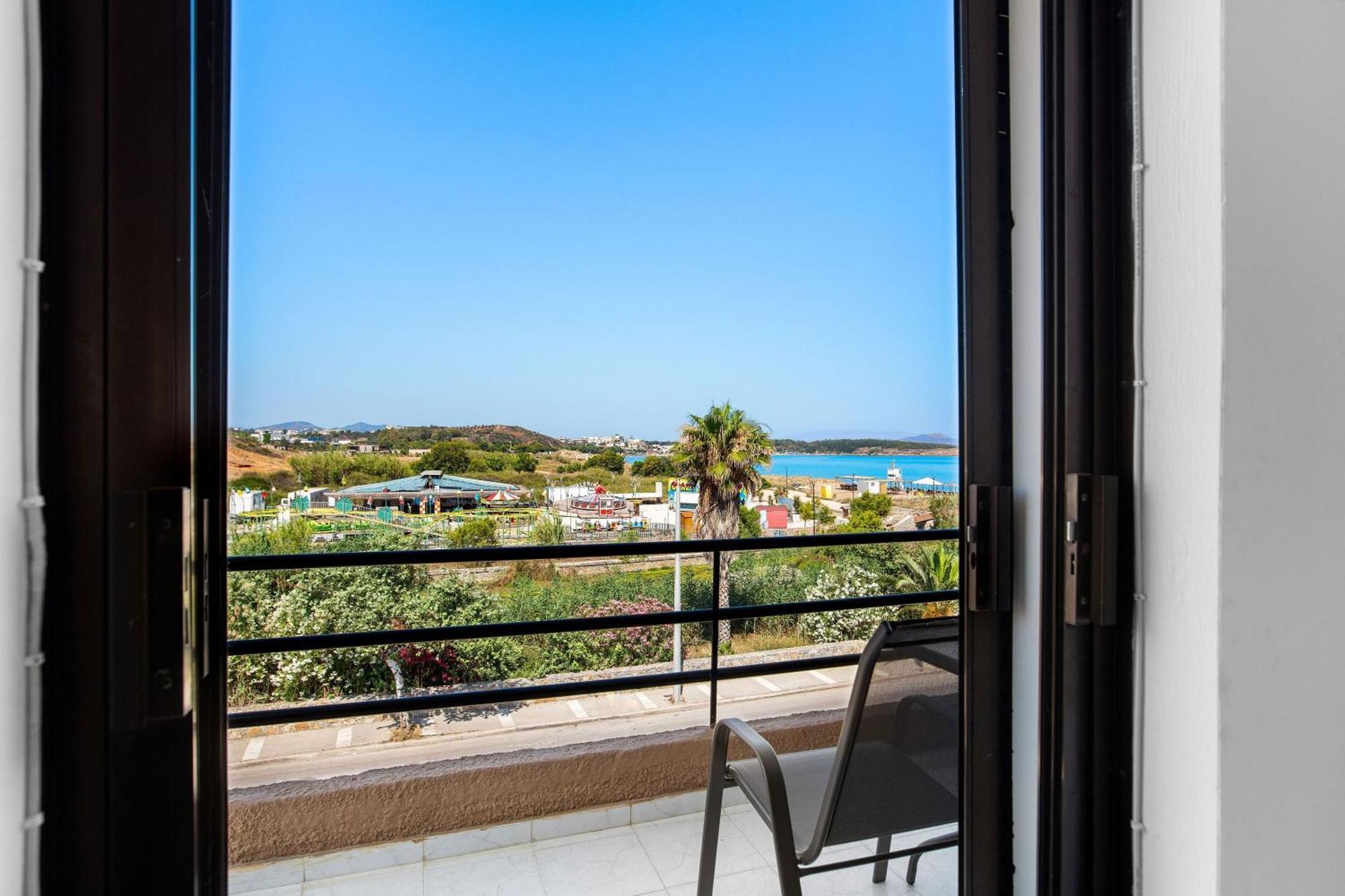 Sun Beach Apartments In Chania 09 11 Exterior photo